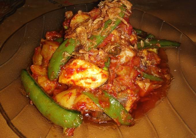 Sambal goreng kentang ikan tongkol kacang kapri