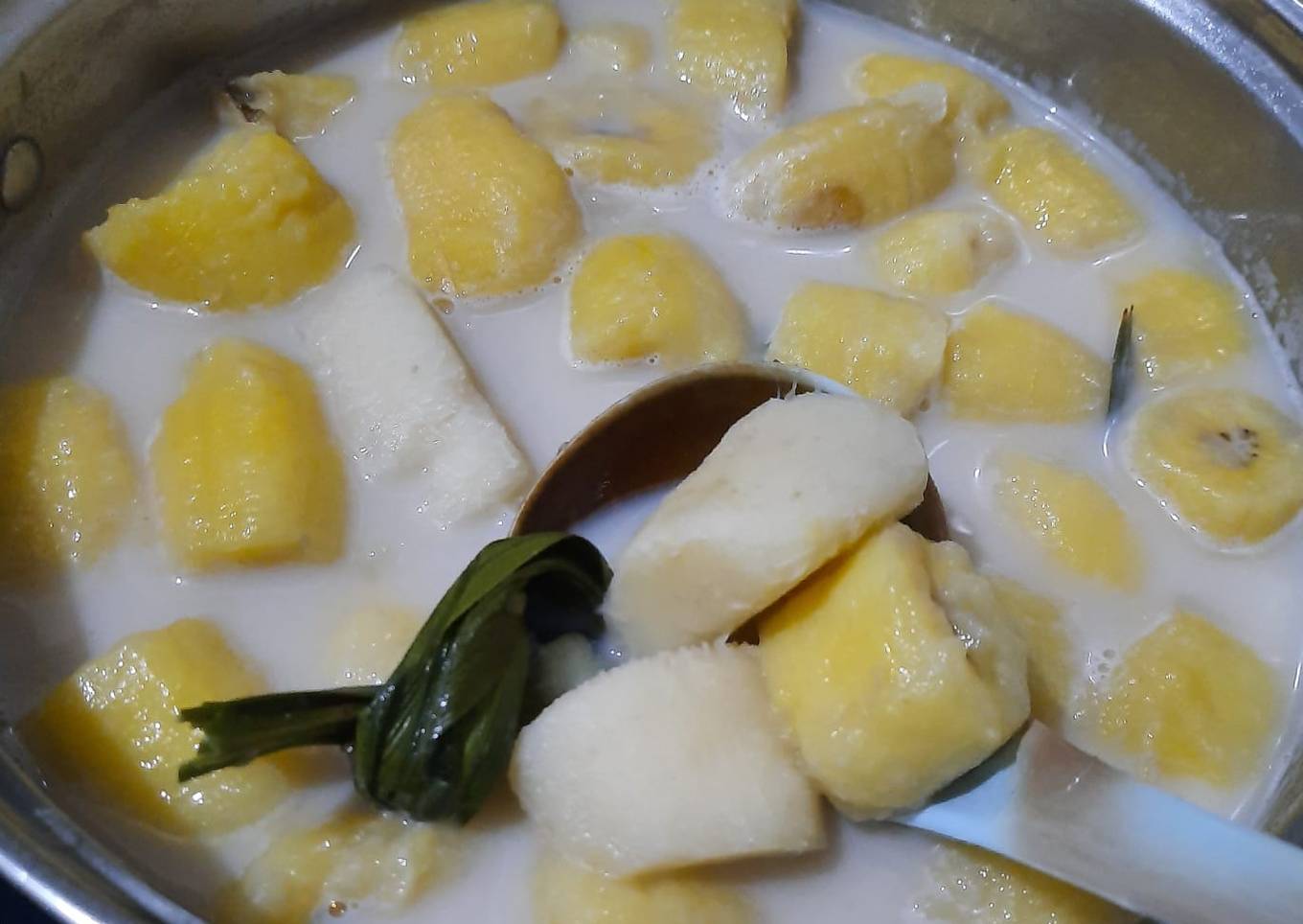 Kolak Kimpul (Talas) dan Pisang