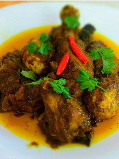 A picture of Chicken Dakbungalow Curry.