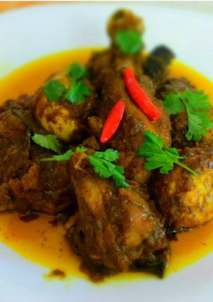 A picture of Chicken Dakbungalow Curry.