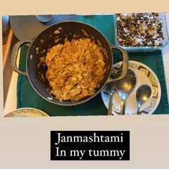 A picture of Sweet poha and chickpeas/ chana upkari.