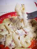 Penne cu bacon și sos de smântână