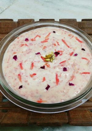 गाजर की खीर(gajar ki kheer recipe in hindi) रेसिपी मुख्य फोटो