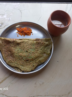 A picture of Green moong dal dosa.
