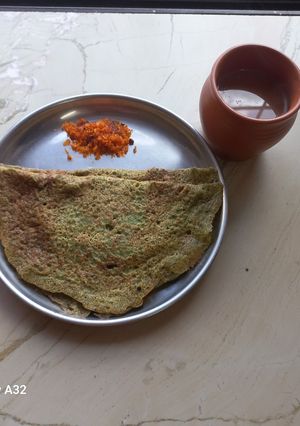 A picture of Green moong dal dosa.