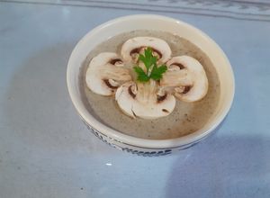 Una foto de Crema de champiñones a base de una salsa bechamel