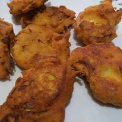 A picture of Chana dal bhajia.