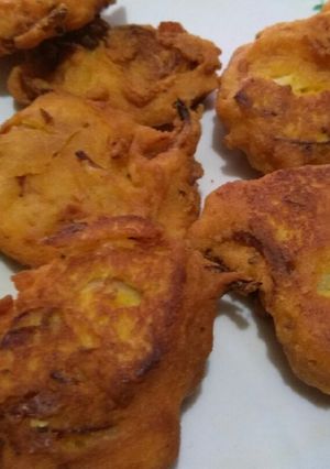 A picture of Chana dal bhajia.