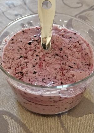 Una foto de Mousse de arándanos y kéfir de cabra (V / Sin azúcar)