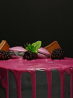 Una foto de Chocoblackberry cake