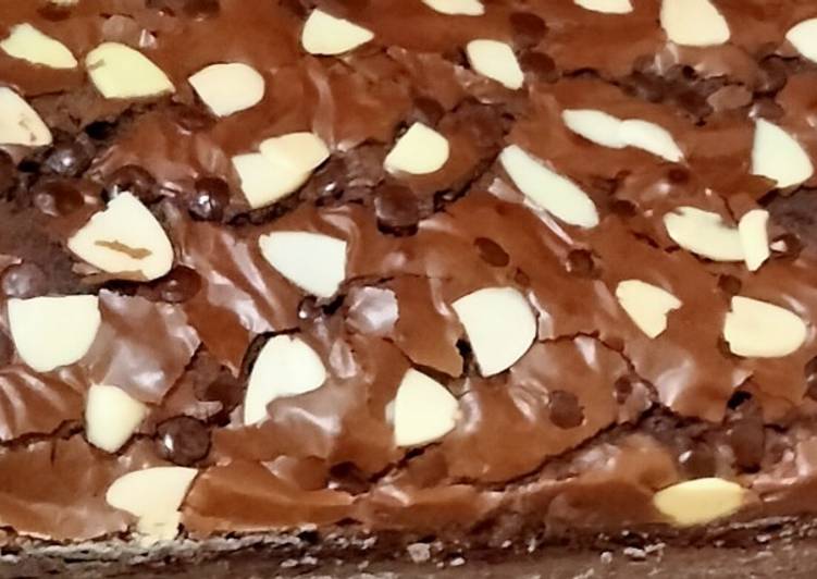 Bagaimana Memasak Brownies Shiny Crust yang Enak Banget