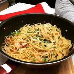 A picture of Shrimp garlic spaghetti.