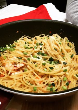 A picture of Shrimp garlic spaghetti.