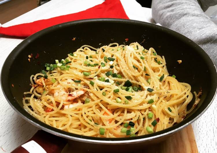 Shrimp garlic spaghetti