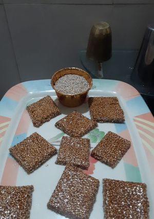 A picture of વિન્ટર સ્પેશિયલ તલની ચીકી.