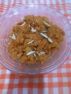 आटे का हलवा (Aata Halwa Recipe in Hindi) रेसिपी मुख्य फोटो