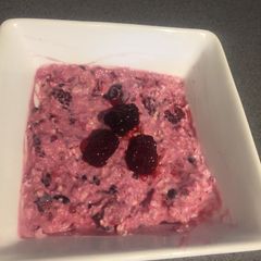 A picture of Berrylicious overnight oats.