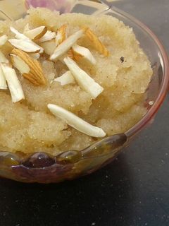 A picture of Sooji halwa.