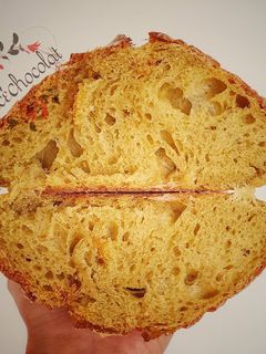 Une photo de PAIN DE CAMPAGNE AU CURRY (LEVAIN)