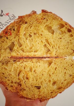 Une photo de PAIN DE CAMPAGNE AU CURRY (LEVAIN)