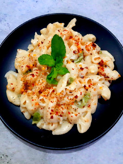 A picture of White sauce macroni.