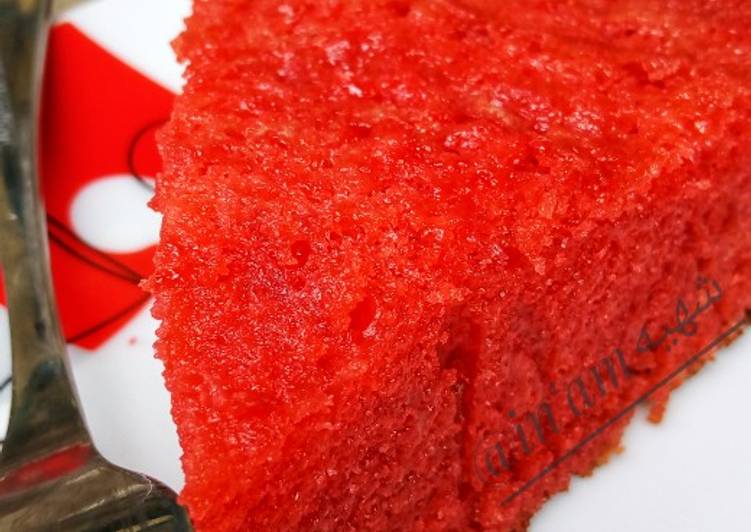 Red velvet semolina cake