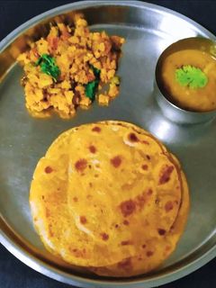 A picture of Masala bhakari (Bran flour).