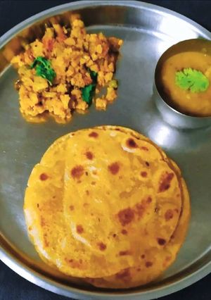 A picture of Masala bhakari (Bran flour).