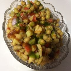 Mix platter chaat A picture of Mix platter chaat.