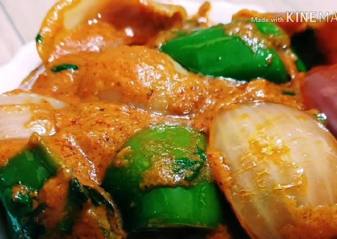 Delicious Capsicum & Onion Curry Recipe