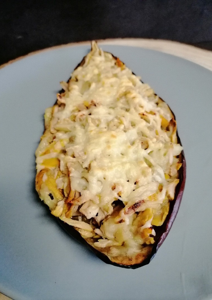 Una foto de Berenjena con pollo al azafrán
