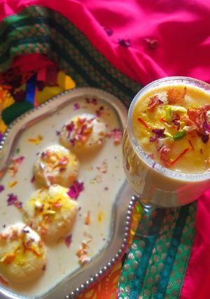 A picture of Thandai Rasmalai Shots.