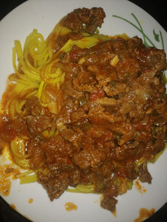 Una foto de Tallarín de carne🍝