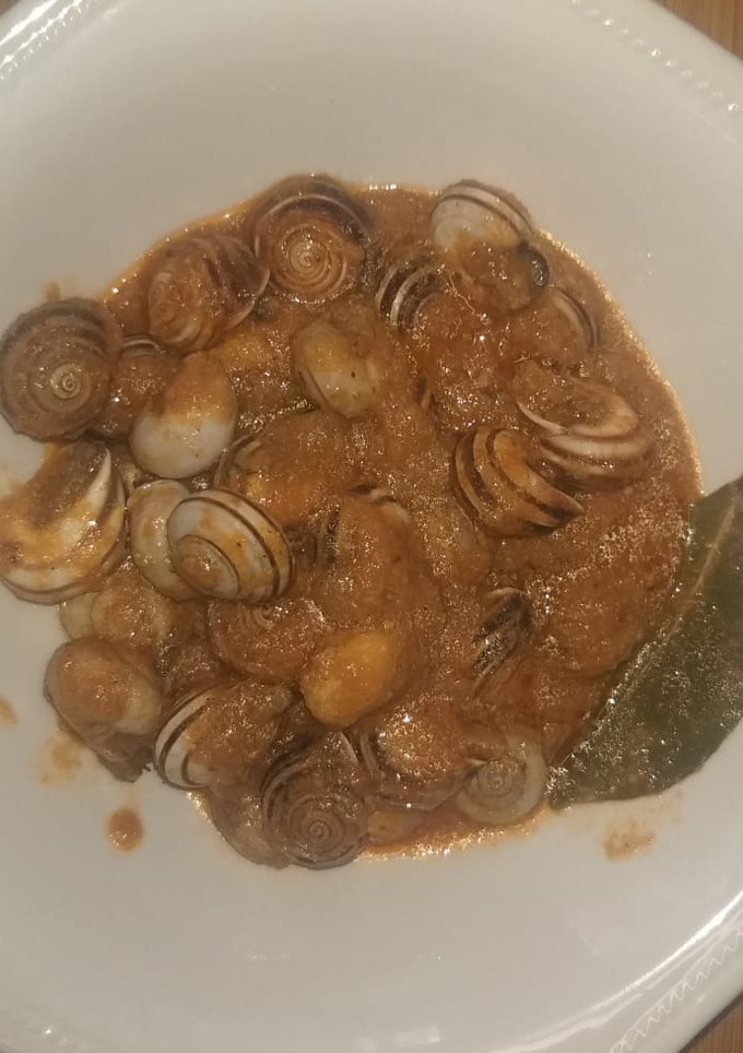 Una foto de Caracoles en salsa