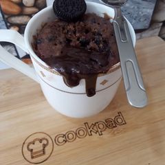 A picture of Oreo lava mug cake.