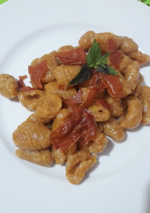 A picture of Gnocchi with Carrot Juice.