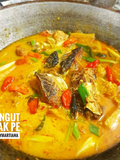 Foto resep Mangut iwak pe (ikan pari asap)Mangut iwak pe (ikan pari asap)