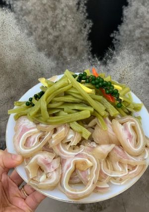 Hình của món Tai heo ngâm chua ngọt.