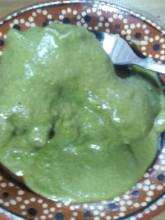 Una foto de Chamorro en mole verde