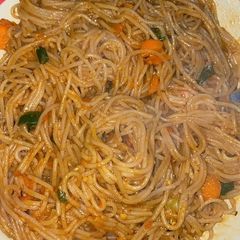 A picture of Spaggetti Jollof.