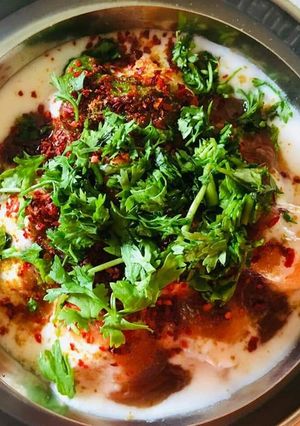 A picture of Dahi vada.