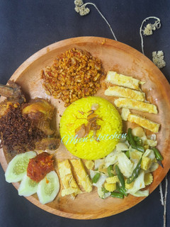 Foto resep Nasi kuning rice cooker nan legit
