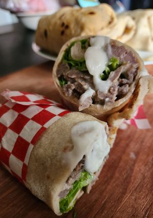Una foto de Shawarma casero