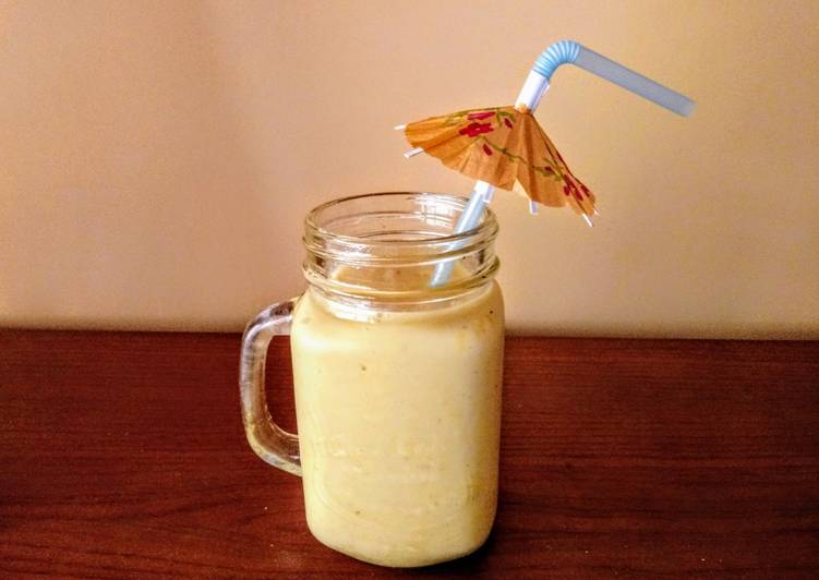 Smoothie tropical de piña y coco de Ana