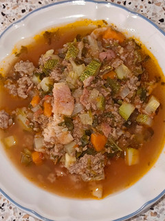 Una foto de Caldo de picadillo
