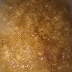 A picture of 3 ingredient applesauce.