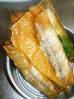 Una foto de Boquerón con espinacas y bechamel