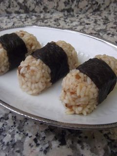 Una foto de Okaka onigiri