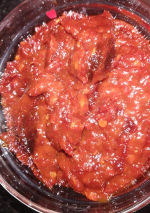 A picture of Momos chutney.