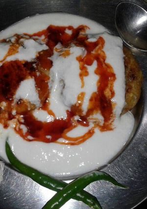 आलू टिक्की चाट (Aalu Tikki Chaat recipe in hindi) रेसिपी मुख्य फोटो
